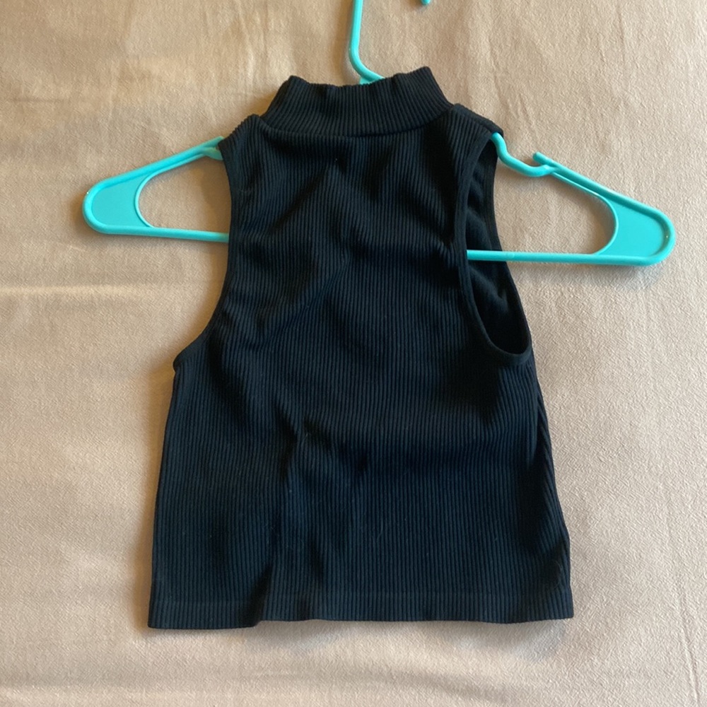 Zara Ribbed Crop Tank Top - Picture 2 of 2